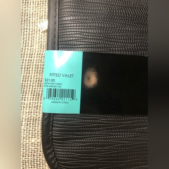 TRAVEL COSMETIC/TOILETRY BAG WITH HANGER - Picture 9 of 9